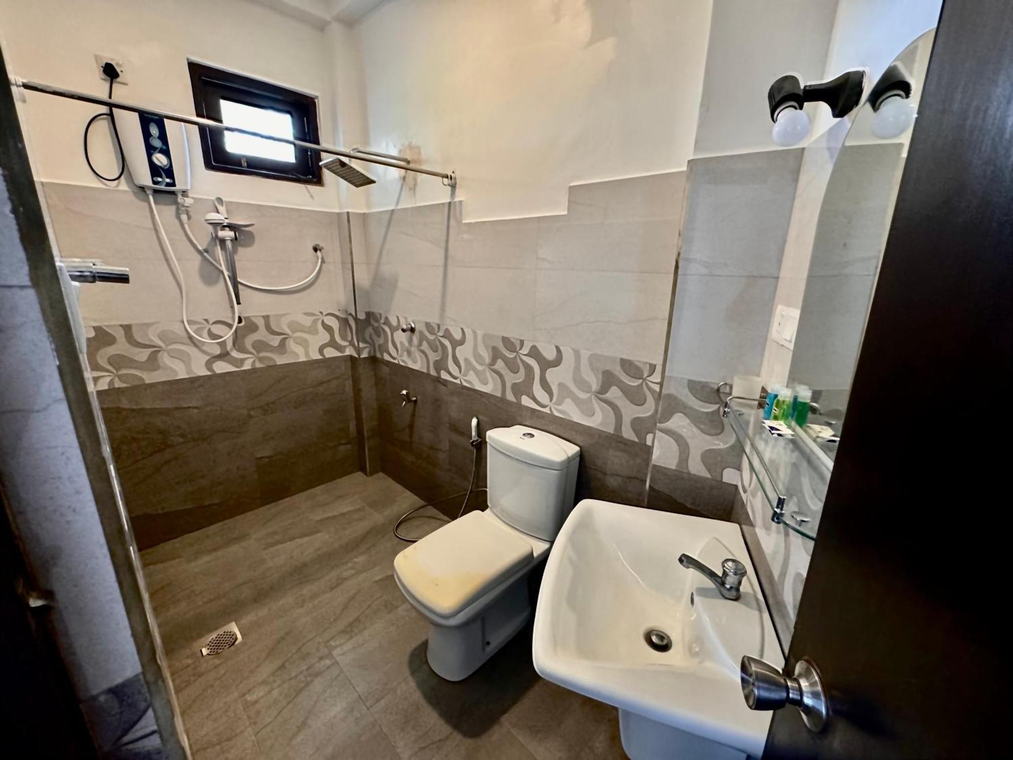 ווליגאמה Neo Bay Hotel מראה חיצוני תמונה